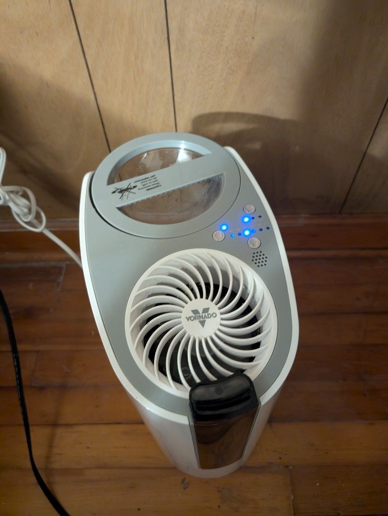 Vornado UH100 Ultrasonic Humidifier