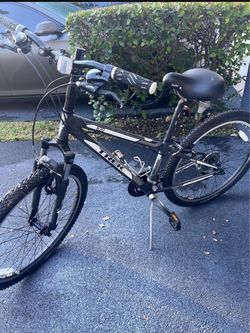 Trek 820 Mountain Bike 26”