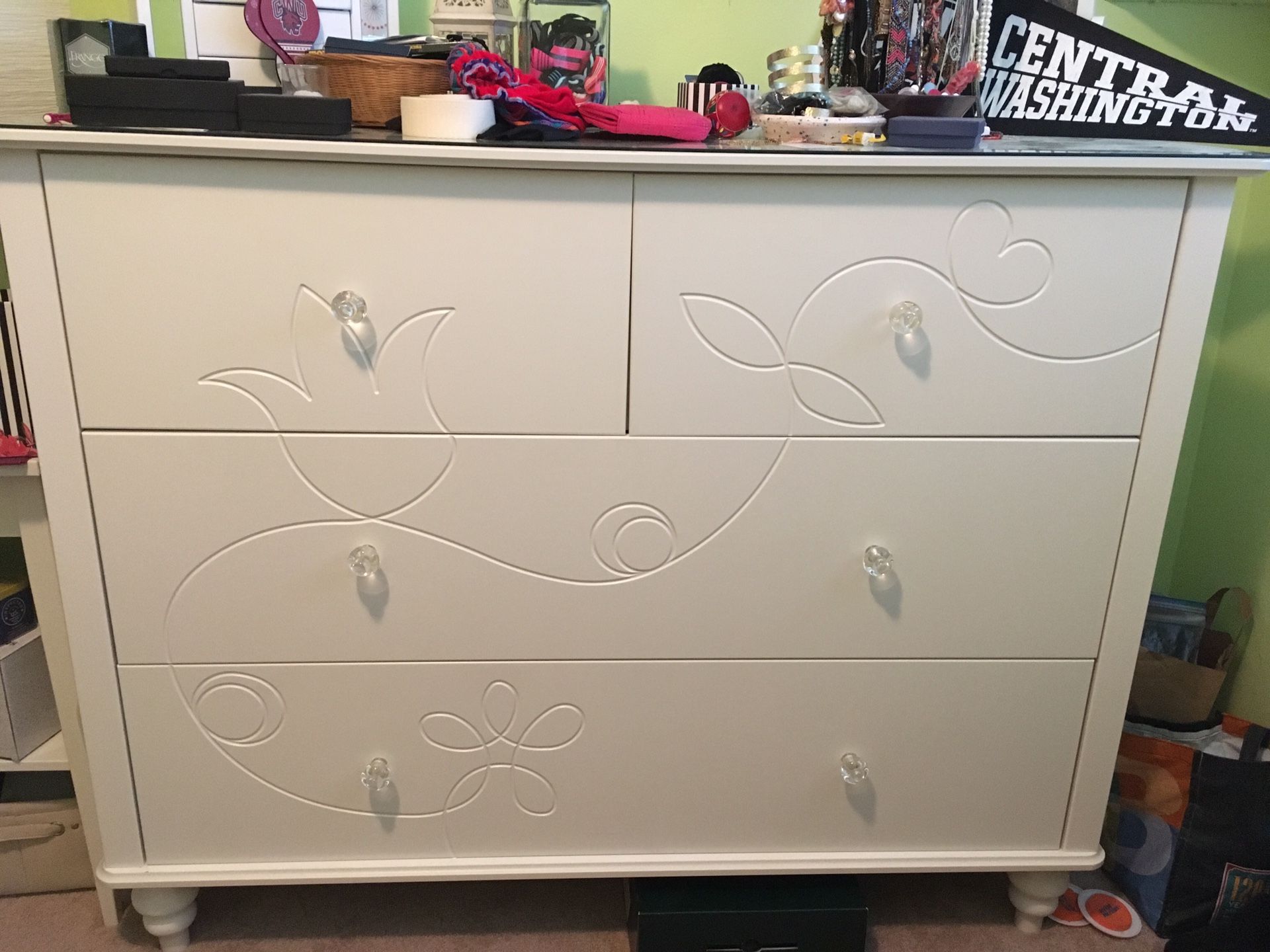 White ikea dresser (kids)