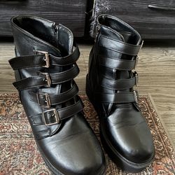 PLATFORM BOOTS SIZE 10