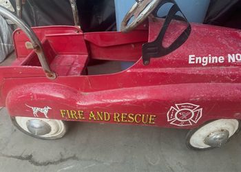 Vintage Style Pedal Fire Truck Car – Ride on Toy Kids