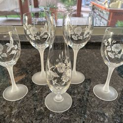 Hummingbird Stemmed Glasses & Vase