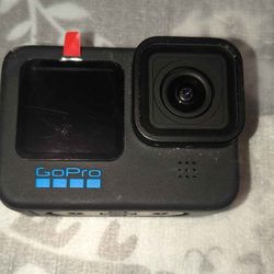 🔥 GoPro HERO10 Black - Excellent Condition - $150! 🔥