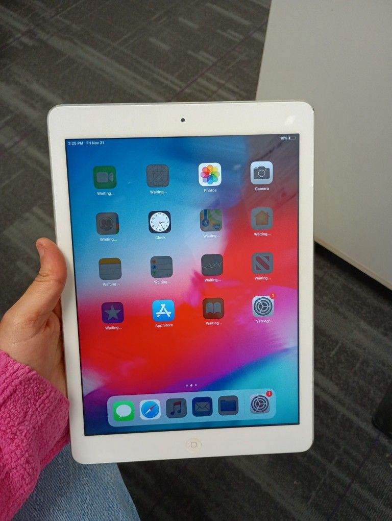 Apple iPad Air 1st Gen 128 GB