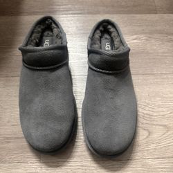 Discontinued UGG slippers brand new 