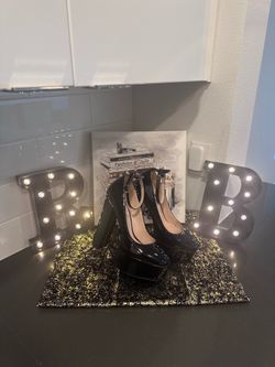 FASHION NOVA Black Heels Women’s Size 8 (High Platform Pump Style)