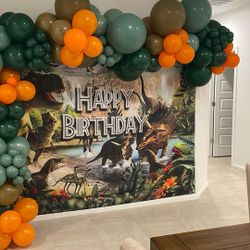 Dinosaur Birthday Balloons And Backdrop 