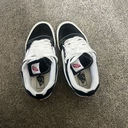 Black Bulky Vans