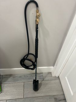 Firestarter Blaze Torch Compatible with 20 Ib. Propane Tank with Adjustable Wide Brush Flame like new