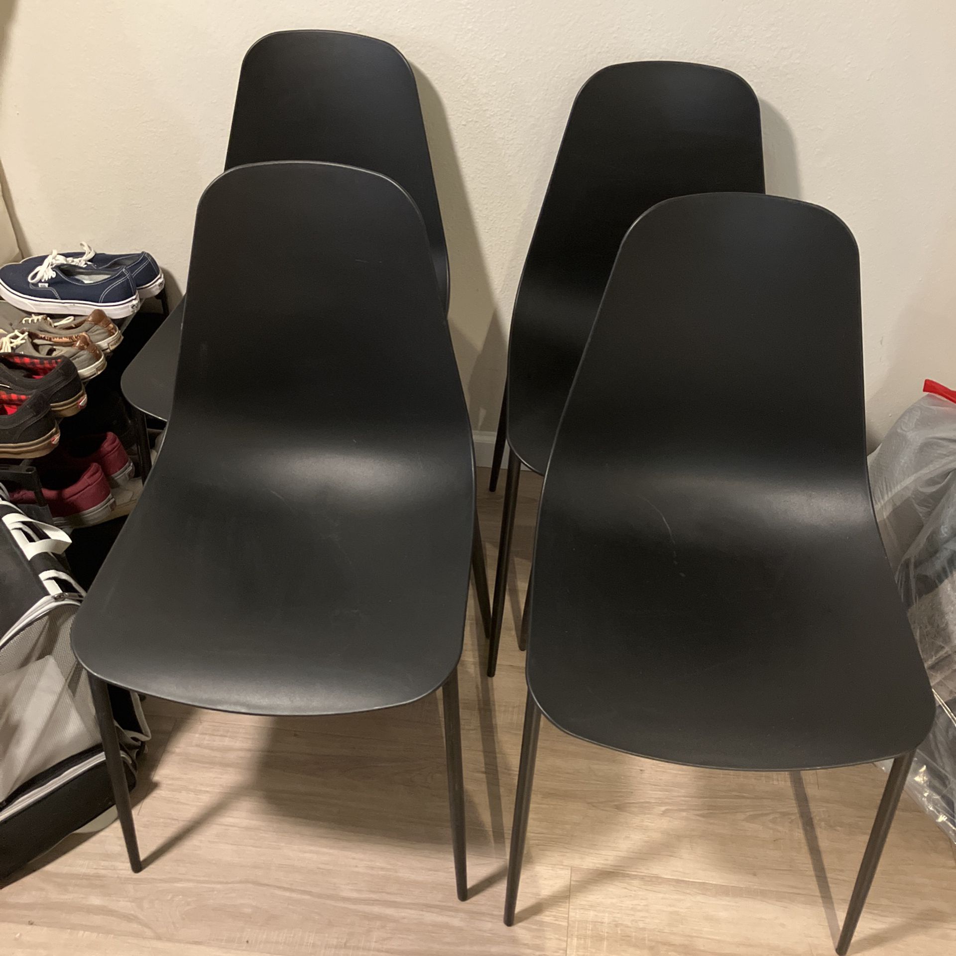 ARTICLE CHAIRS