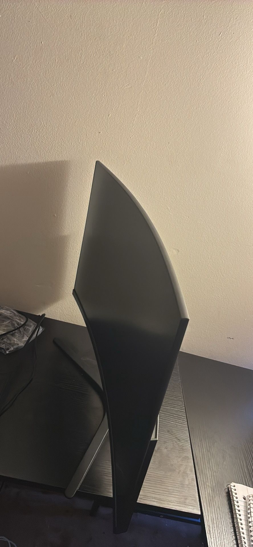 Crua 27’’ Curved Monitor