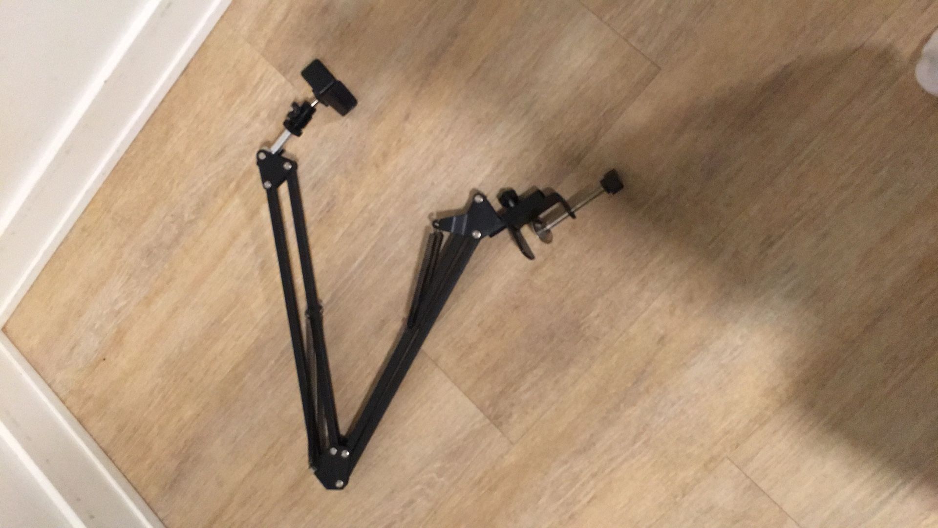 Webcam / Phone Mount