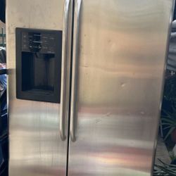 Fridge In Working Condition Delivery Available 