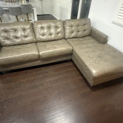High-Quality Ashley Sectional Sofa – Excellent Condition