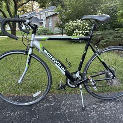 Schwinn Men’s Axios 700c Road Bike