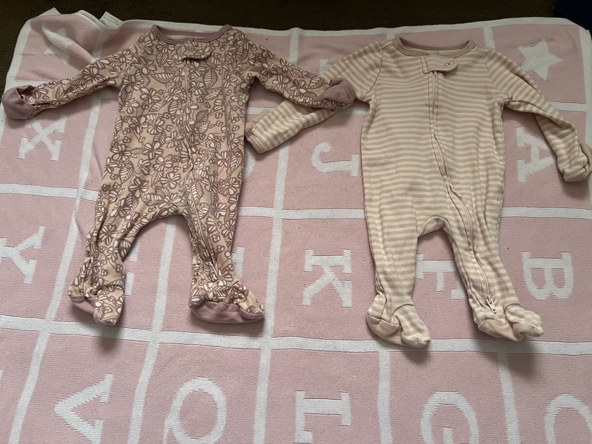 Newborn Clothes And Swaddlers