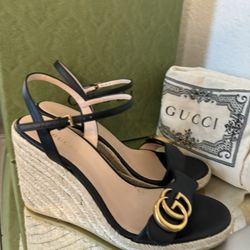Gucci Shoes Size 7/37 Mint Condition
