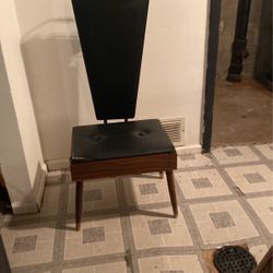 Butler’s  Chair by Pearl Wick Of Long Island,  NY! Only $26CashTo Pickup 