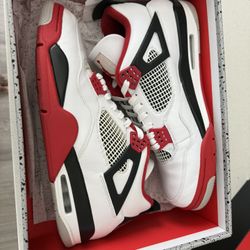 Jordan 4 Retro OG Mid Fire Red 