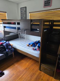 Twin Bunkbed with side steps drawers