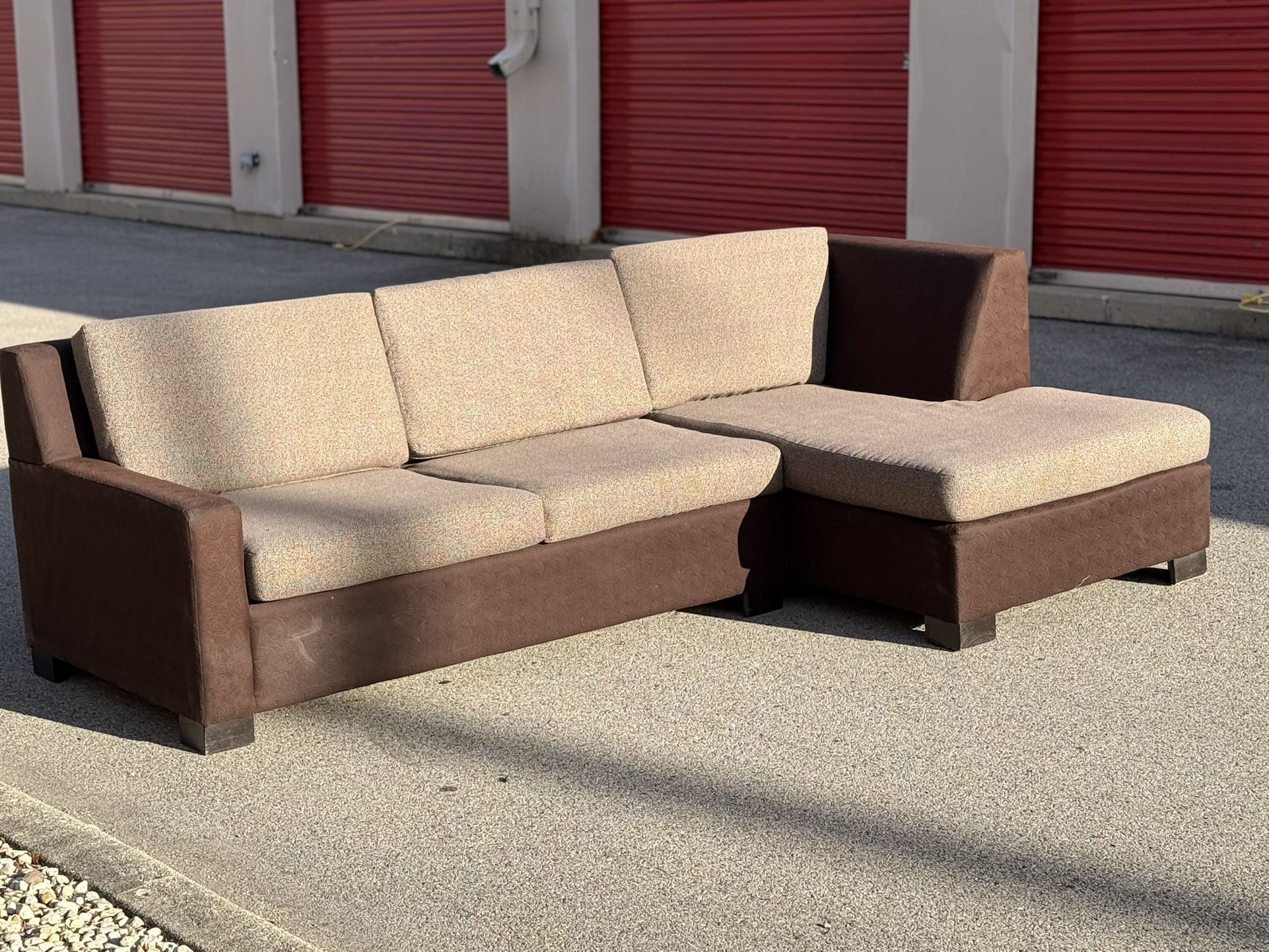Sectional Sofa w/ Pull-Out Bed β Free Curbside Delivery