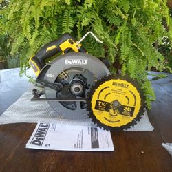 DeWalt  60v New Flexvolt.  Circular Saw.  7  1/4"