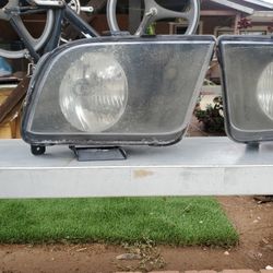 05-09 Mustang Headlights 