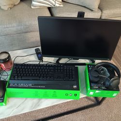 🎮 Razer Gaming Bundle – Keyboard + Headphones + Mouse | $200 USD (Negotiable)
