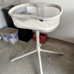 Halo Swivel Bassinet 3.0