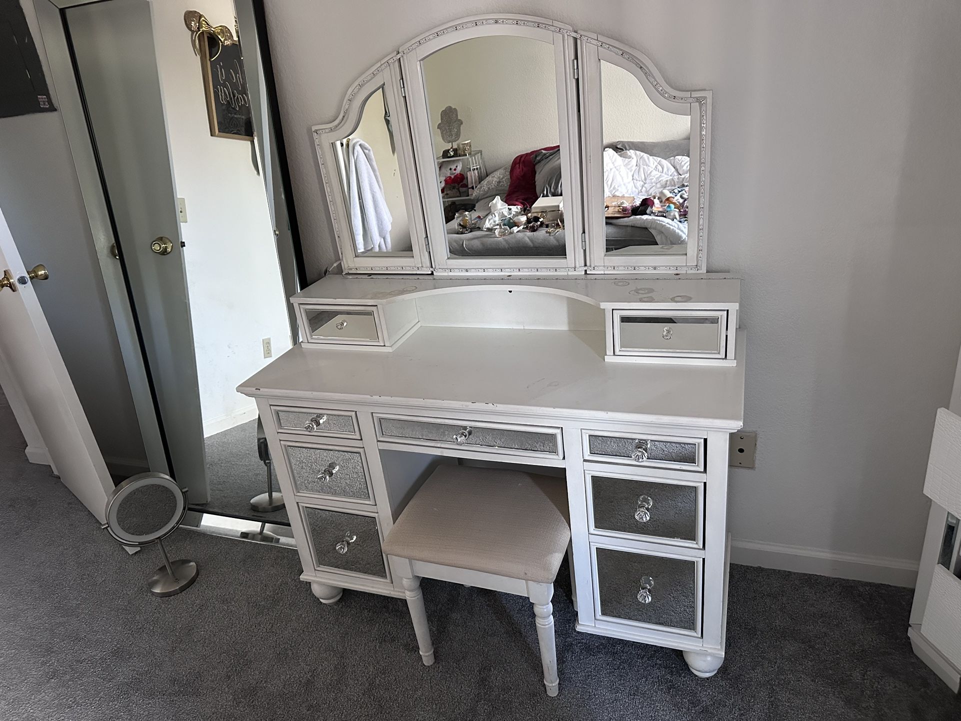 Vanity Furniture Desk
