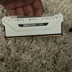RGB CORSAIR VENGEANCE PRO DDR4 16GB RAM STICK