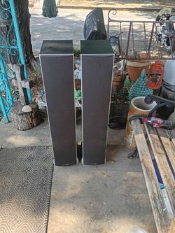 Polk audio seakers
