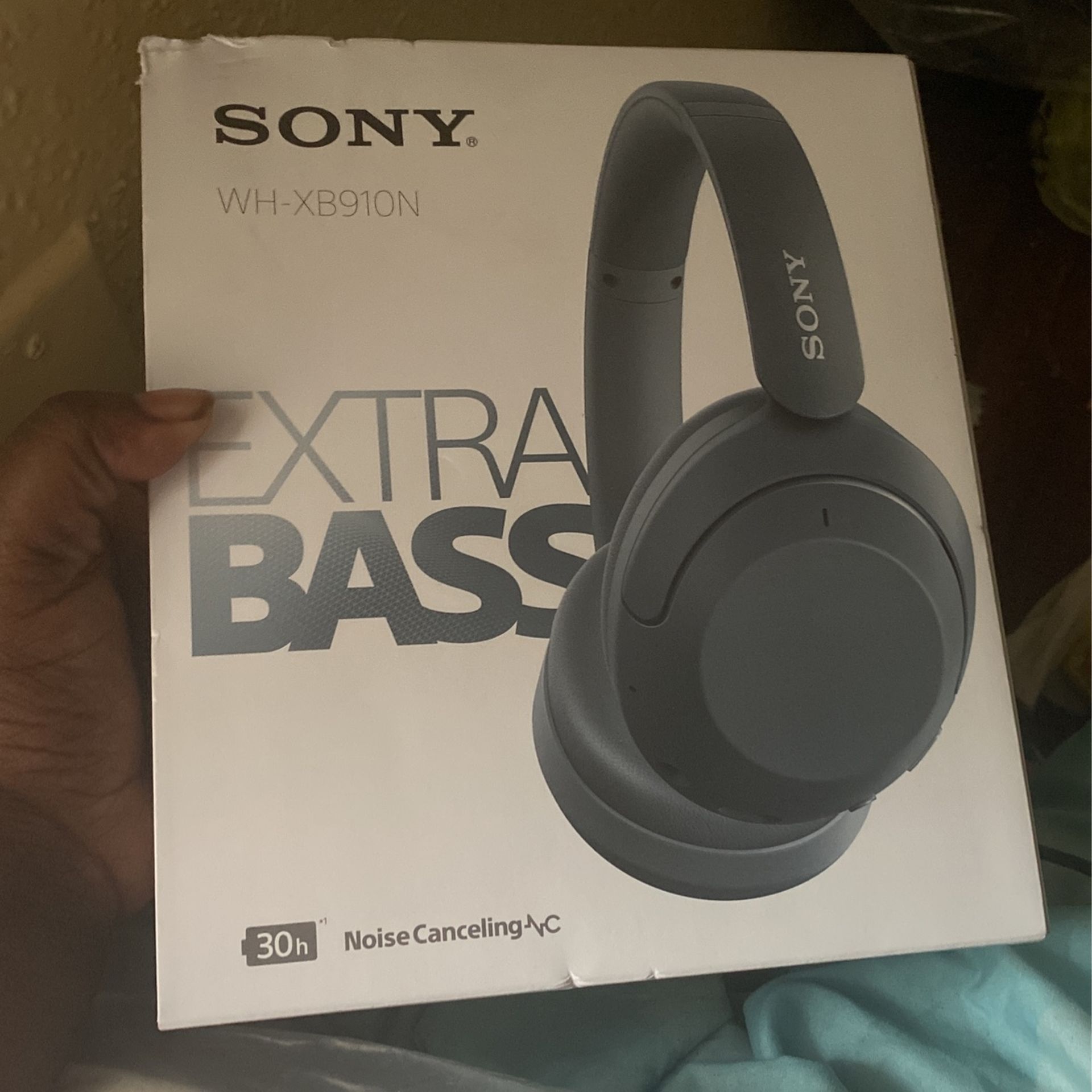 Sony Extra Bass, Headphones
