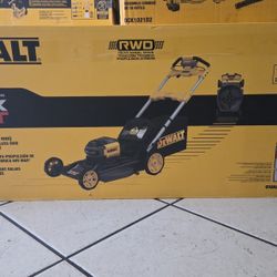 Dewalt Propelled Lawn Mower 