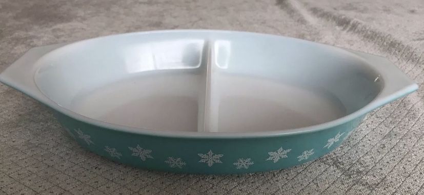 Vintage 1960'S Pyrex Snowflake Aqua Teal Turquoise 1.5 QT Divided Dish Bakeware