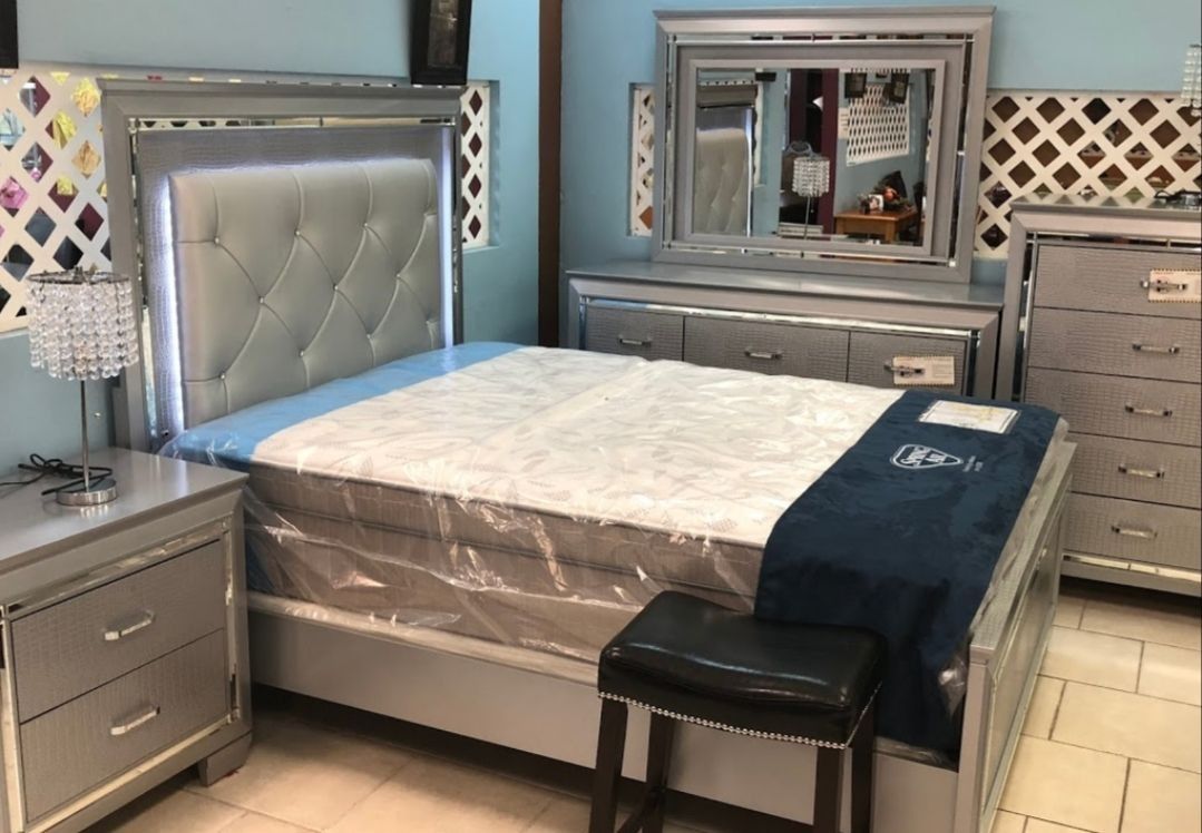 ❗Brand New ❗Allura Silver LED Panel Bedroom Set 4 PIECE ❗