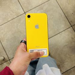iPHONE XR UNLOCKED 