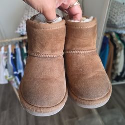 Toddler Uggs 8C