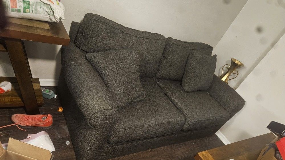 Moving Sale! Sofa Need Gone Today!