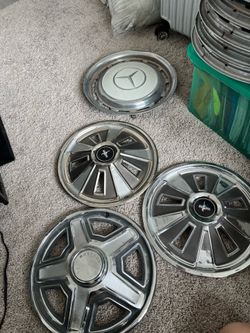 4 hubcaps classic vintage Mercedes mustang