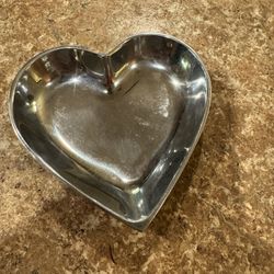 Wilton Armetale Heart Dish Shipping Avaialbe 