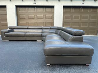 Couch/Sofa Sectional - Nicoletticalia - Leather - Delivery Available 🚛