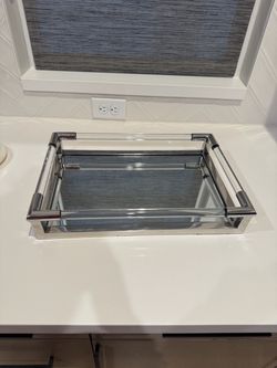 Mirrored tray
