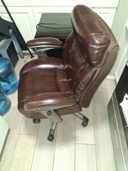 Serta comercial adjustable office chair