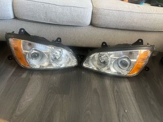 Kenworth T660 Headlights 08-17
