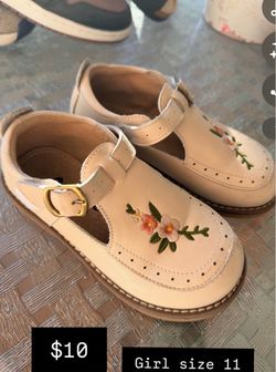 Girl dress shoes size 11