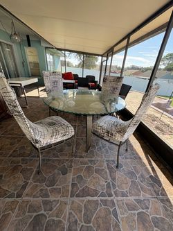 Dining room table