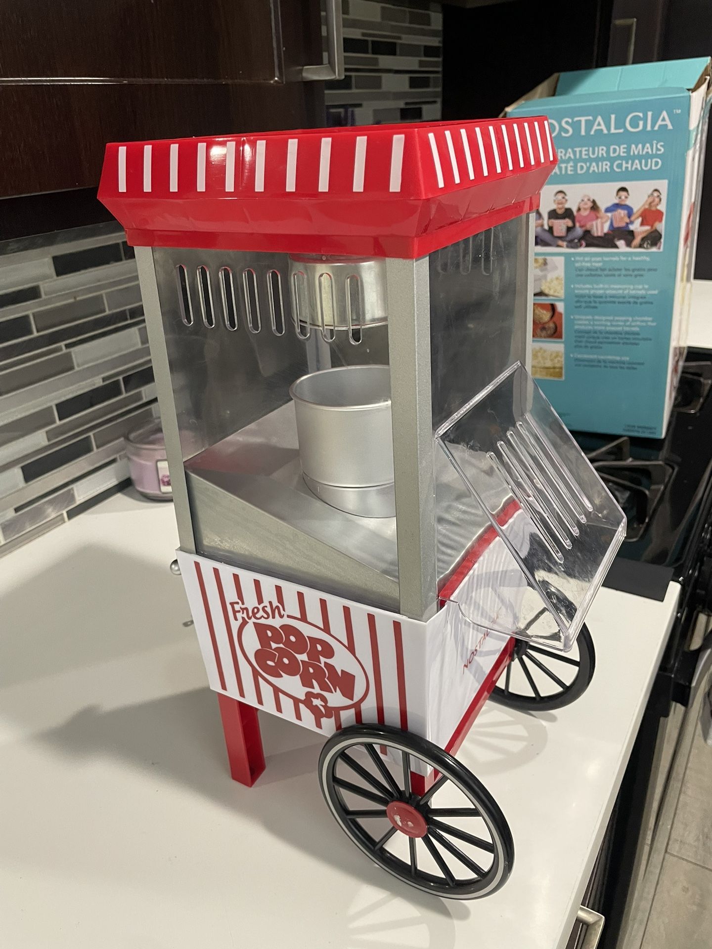 Barely used nostalgia 12cup Popcorn Maker