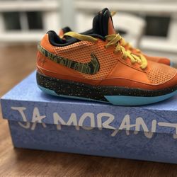 Basketball shoes. Size 6.5