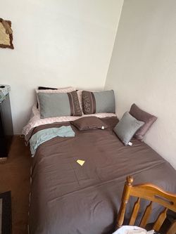 QUEEN BEDROOM SET